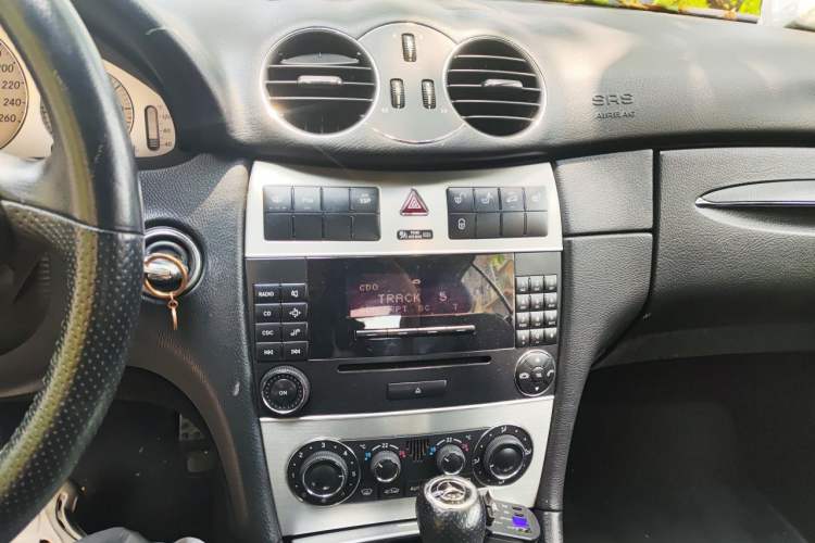 Used Mercedes-Benz CLK-Class 2006 CLK 200K Convertible Sports Car Audio And AC Panel