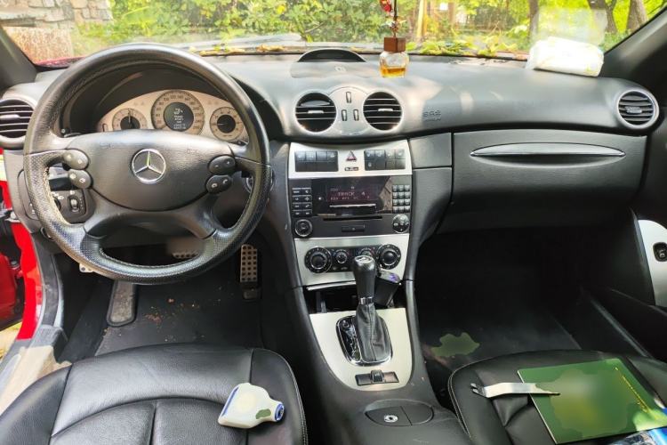 Used Mercedes-Benz CLK-Class 2006 CLK 200K Convertible Sports Car Center Console