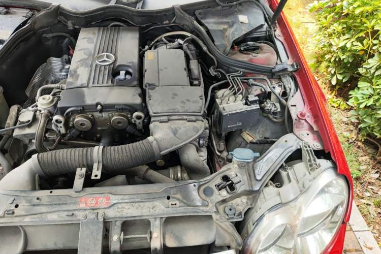 Used Mercedes-Benz CLK-Class 2006 CLK 200K Convertible Sports Car Engine Bay Left