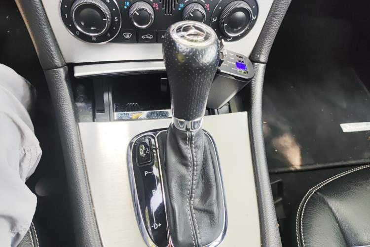 Used Mercedes-Benz CLK-Class 2006 CLK 200K Convertible Sports Car Gear Lever
