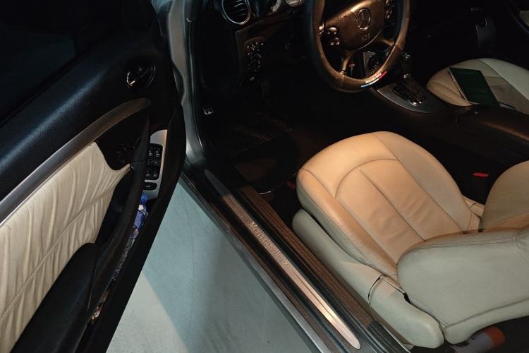 Used Mercedes-Benz CLK-Class 2006 CLK 280 two-door coupe Driver Seat