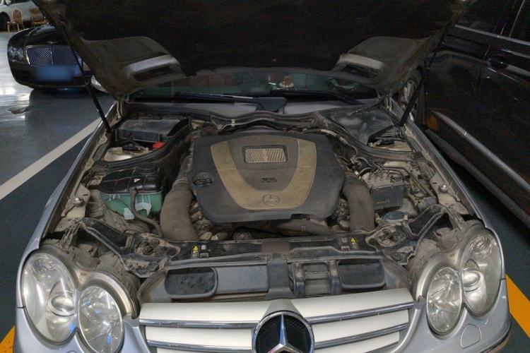 Used Mercedes-Benz CLK-Class 2006 CLK 350 two-door coupe Engine Bay Left