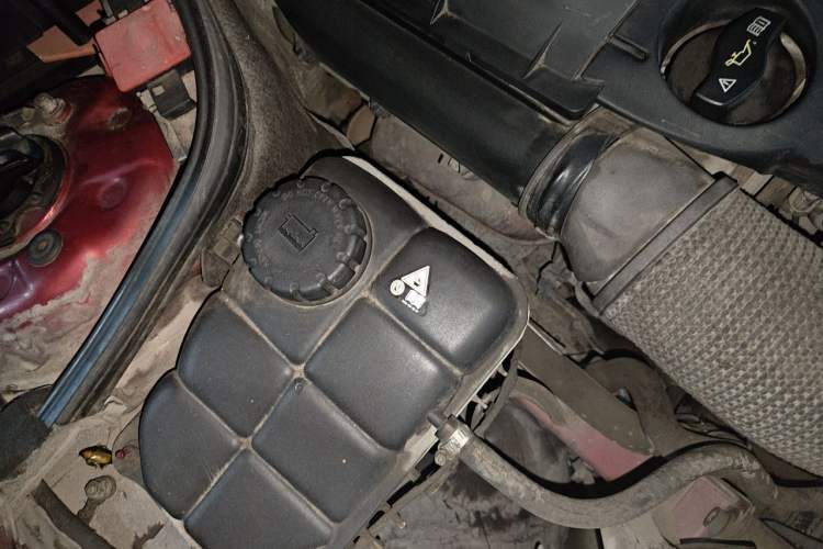 Used Mercedes-Benz CLK-Class 2006 CLK 280 two-door coupe Engine Bay Right