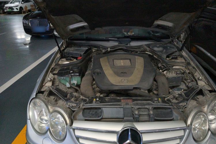Used Mercedes-Benz CLK-Class 2006 CLK 350 two-door coupe Engine Bay Right
