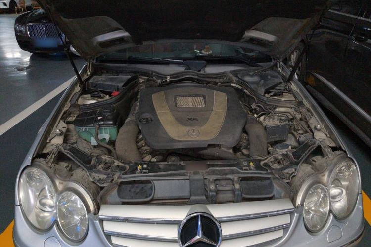 Used Mercedes-Benz CLK-Class 2006 CLK 350 two-door coupe Engine Bay