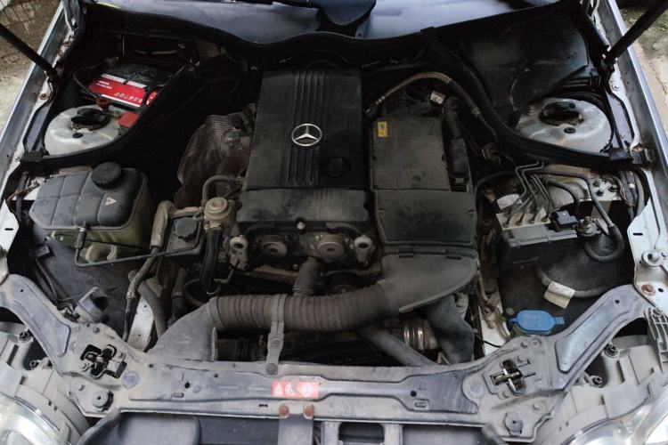 Used Mercedes-Benz CLK-Class 2006 CLK 200K two-door coupe Engine Bay