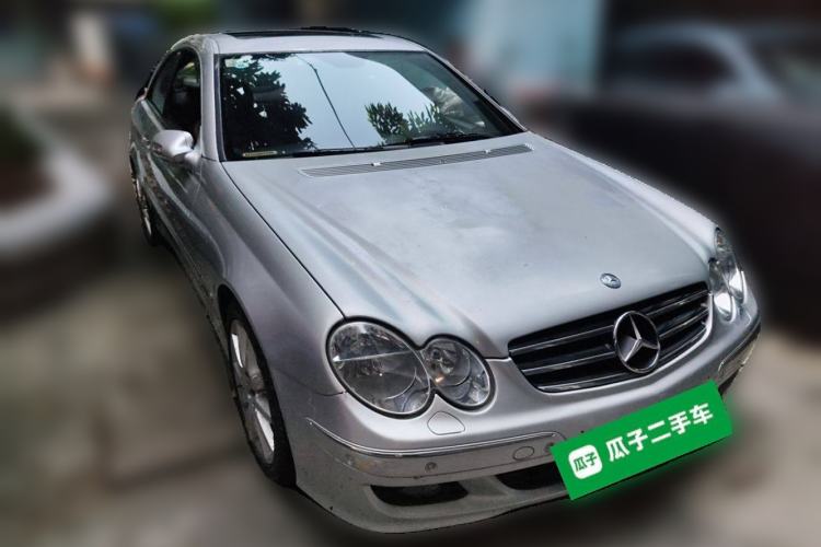 Used Mercedes-Benz CLK-Class 2006 CLK 200K two-door coupe Front Right 45 Deg