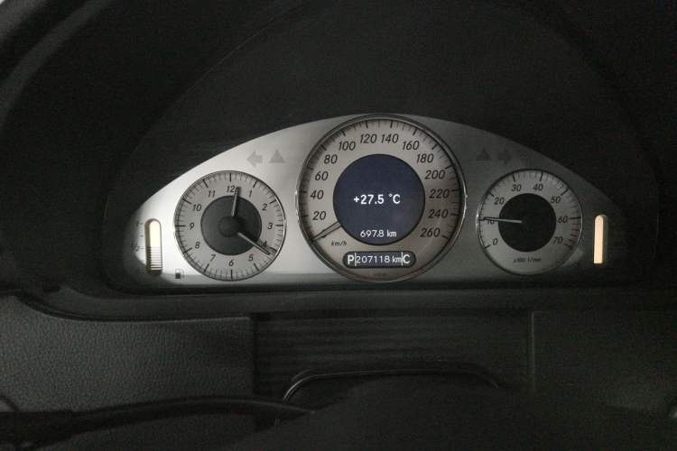 Used Mercedes-Benz CLK-Class 2006 CLK 350 two-door coupe Instrument Cluster