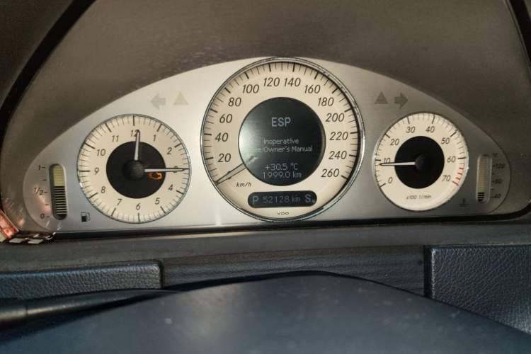 Used Mercedes-Benz CLK-Class 2006 CLK 200K two-door coupe Instrument Cluster