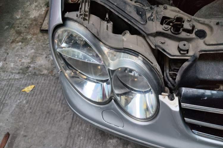 Used Mercedes-Benz CLK-Class 2006 CLK 200K two-door coupe Right Front Headlight