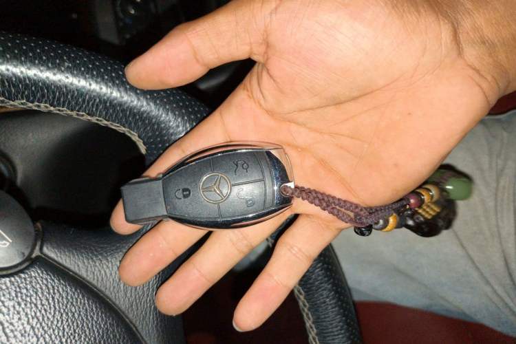 Used Mercedes-Benz CLK-Class 2006 CLK 350 two-door coupe Vehicle Key