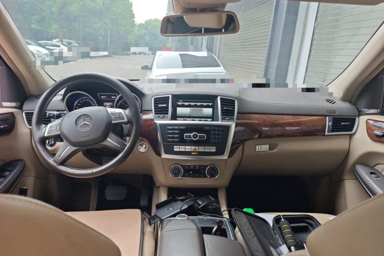 Used Mercedes-Benz CLK-Class  Center Console