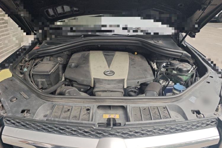 Used Mercedes-Benz CLK-Class  Engine Bay