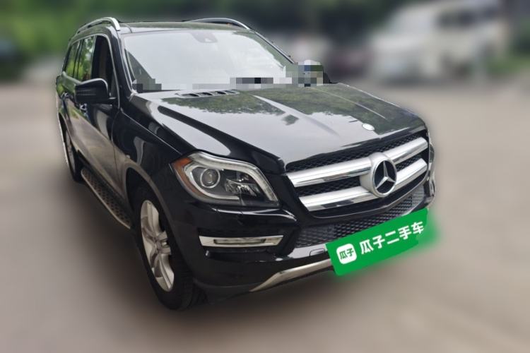 Used Mercedes-Benz CLK-Class  Front Right 45 Deg
