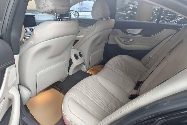 Used Mercedes-Benz CLS 2018 CLS 300 Dynamic Edition Interior 5