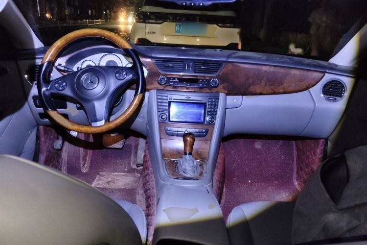 Used Mercedes-Benz CLS 2009 CLS 300 Center Console