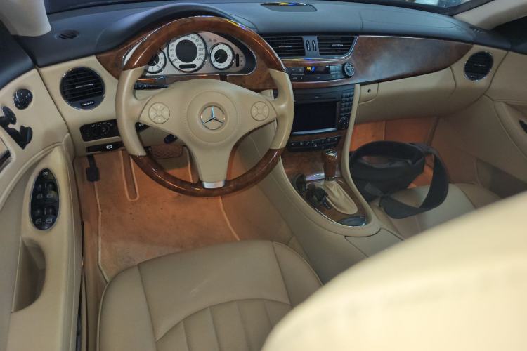 Used Mercedes-Benz CLS 2009 CLS 300 Center Console