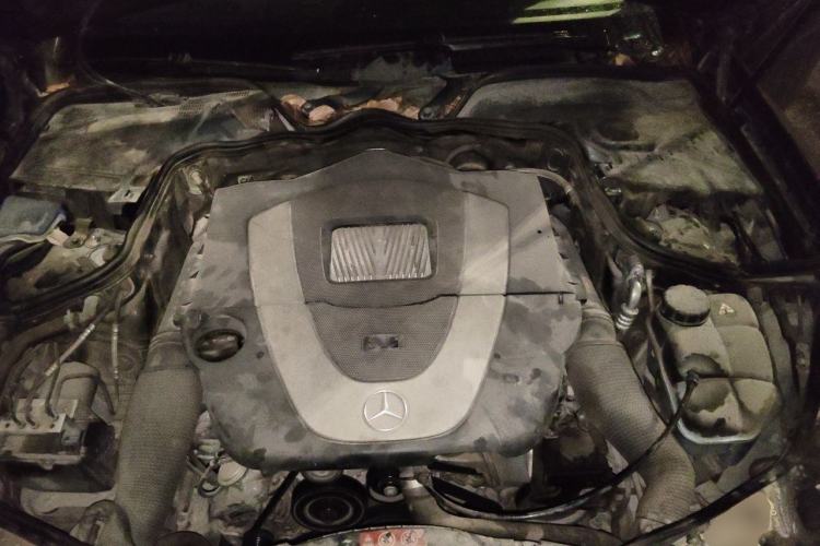 Used Mercedes-Benz CLS 2009 CLS 300 Engine Bay