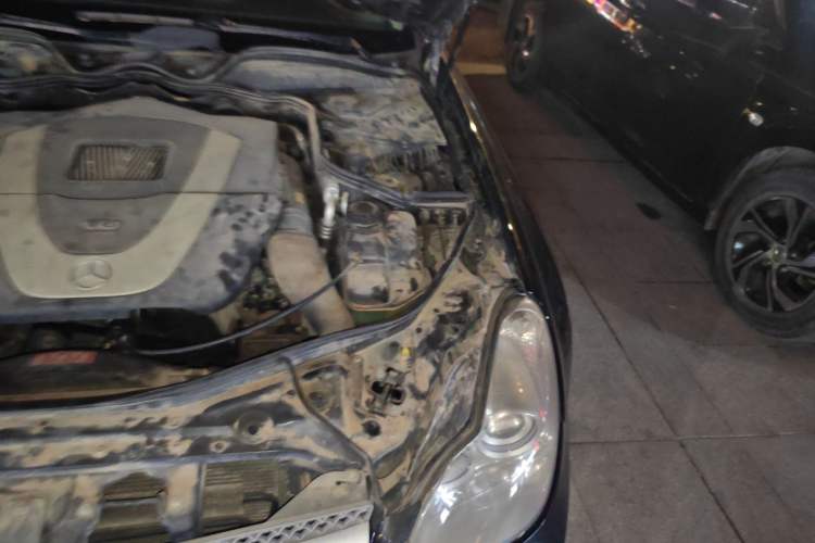 Used Mercedes-Benz CLS 2009 CLS 300 Engine Bay Left