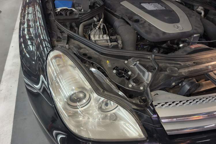 Used Mercedes-Benz CLS 2009 CLS 300 Engine Bay Right