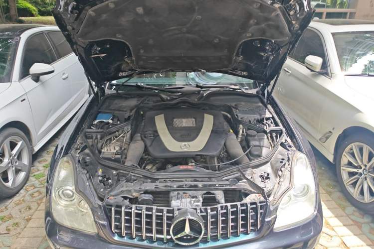 Used Mercedes-Benz CLS 2009 CLS 300 Engine Bay
