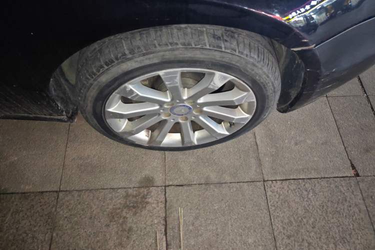 Used Mercedes-Benz CLS 2009 CLS 300 Right Front Wheel Hub