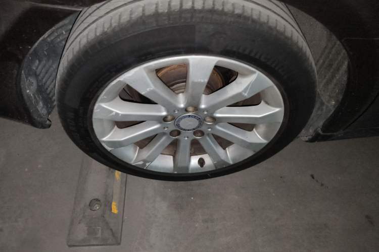 Used Mercedes-Benz CLS 2009 CLS 300 Right Front Wheel Hub