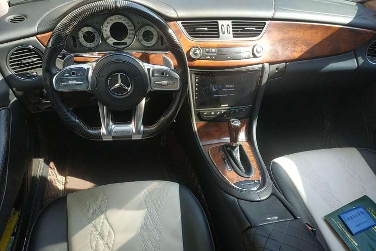 Used Mercedes-Benz CLS 2009 CLS 300 Center Console