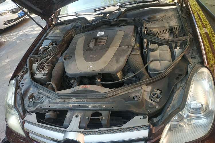 Used Mercedes-Benz CLS 2009 CLS 300 Engine Bay