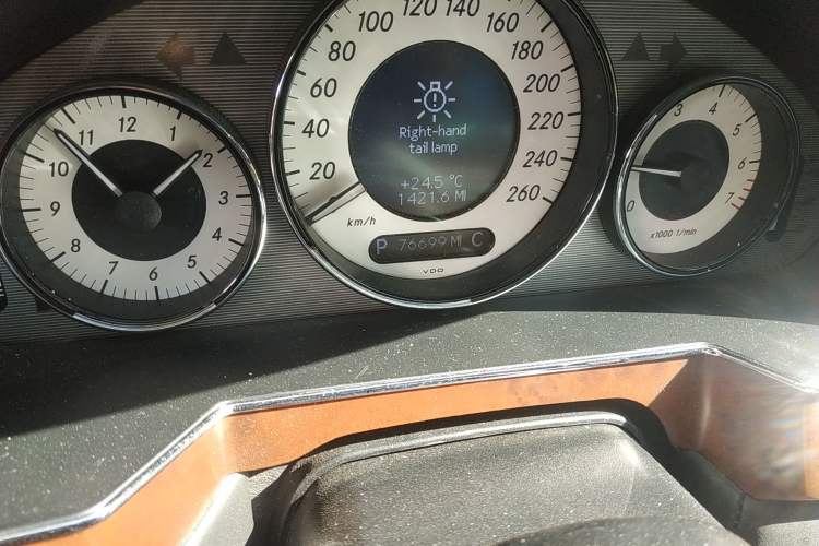 Used Mercedes-Benz CLS 2009 CLS 300 Odometer Close Up