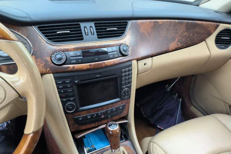 Used Mercedes-Benz CLS 2009 CLS 300 Audio And AC Panel