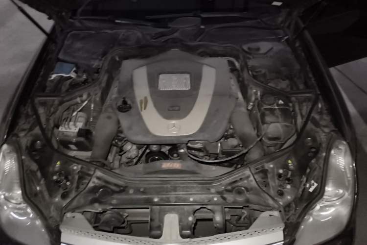 Used Mercedes-Benz CLS 2009 CLS 300 Engine Bay