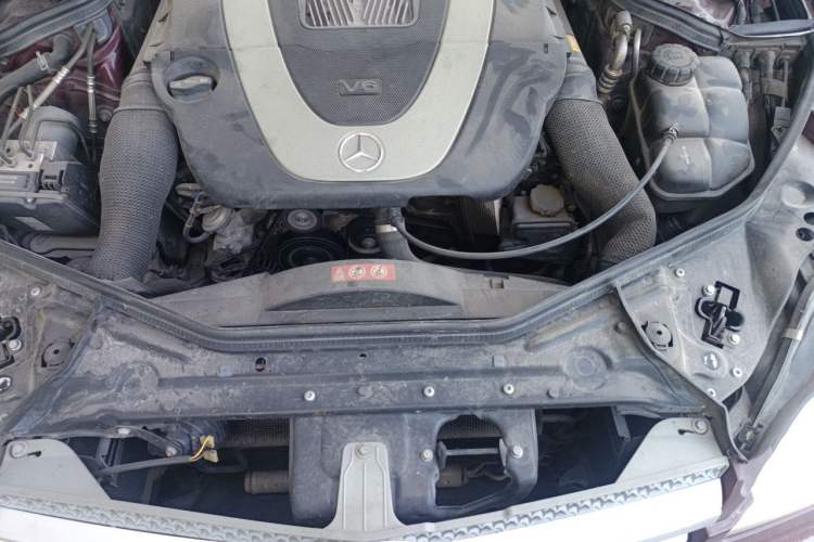Used Mercedes-Benz CLS 2009 CLS 300 Engine Bay