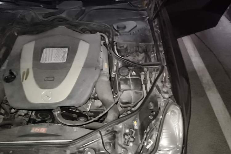 Used Mercedes-Benz CLS 2009 CLS 300 Engine Bay Left