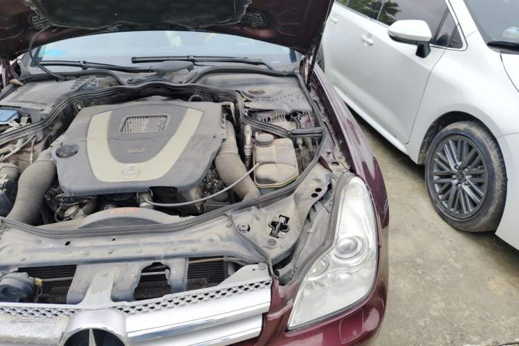 Used Mercedes-Benz CLS 2009 CLS 300 Engine Bay Left