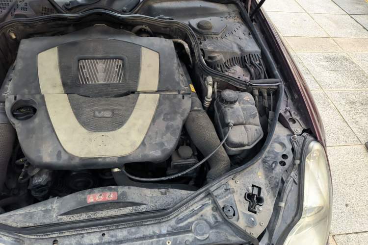 Used Mercedes-Benz CLS 2009 CLS 300 Engine Bay Left