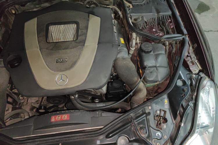 Used Mercedes-Benz CLS 2009 CLS 300 Engine Bay Left