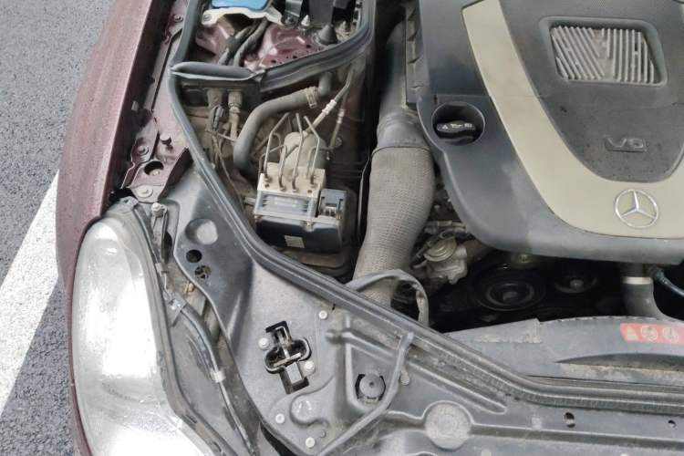 Used Mercedes-Benz CLS 2009 CLS 300 Engine Bay Right