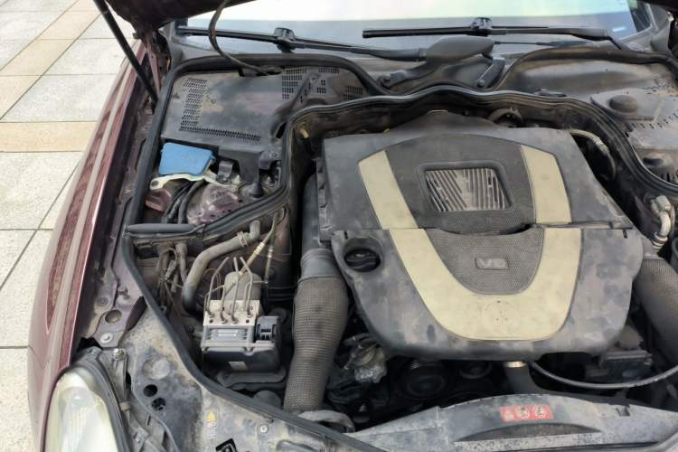 Used Mercedes-Benz CLS 2009 CLS 300 Engine Bay Right