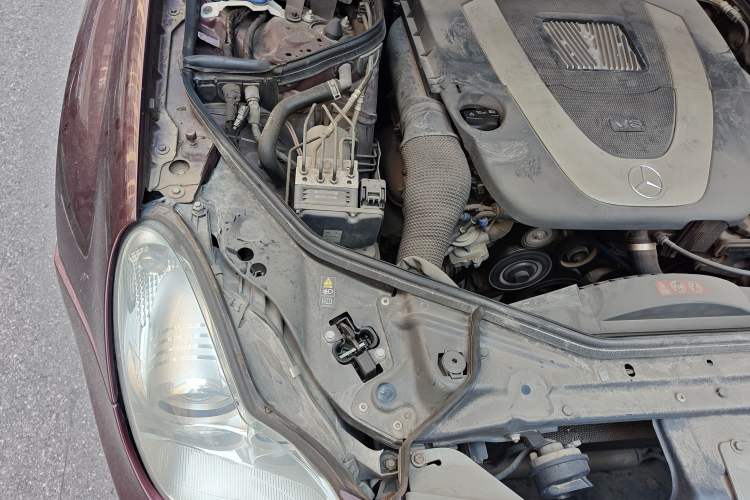 Used Mercedes-Benz CLS 2009 CLS 300 Engine Bay Right