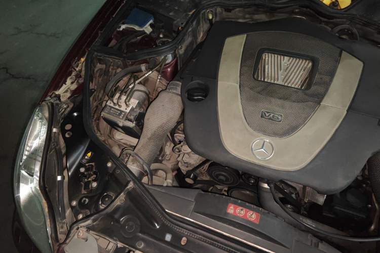 Used Mercedes-Benz CLS 2009 CLS 300 Engine Bay Right
