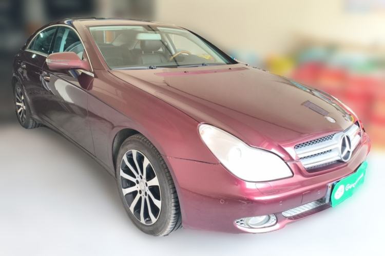 Used Mercedes-Benz CLS 2009 CLS 300 Front Right 45 Deg