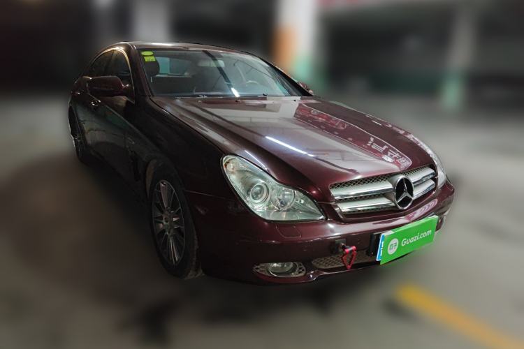 Used Mercedes-Benz CLS 2009 CLS 300 Front Right 45 Deg