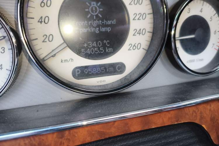 Used Mercedes-Benz CLS 2009 CLS 300 Odometer Close Up