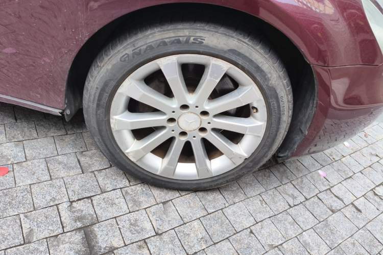 Used Mercedes-Benz CLS 2009 CLS 300 Right Front Wheel Hub