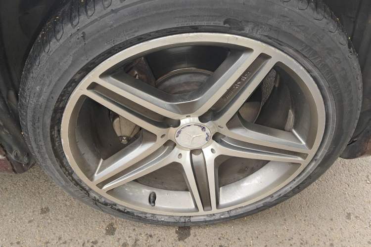 Used Mercedes-Benz CLS 2009 CLS 350 Right Front Wheel Hub