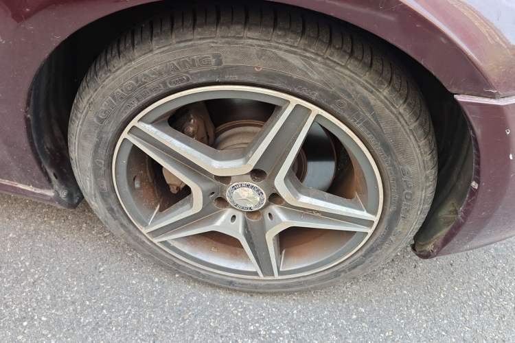 Used Mercedes-Benz CLS 2009 CLS 300 Right Front Wheel Hub