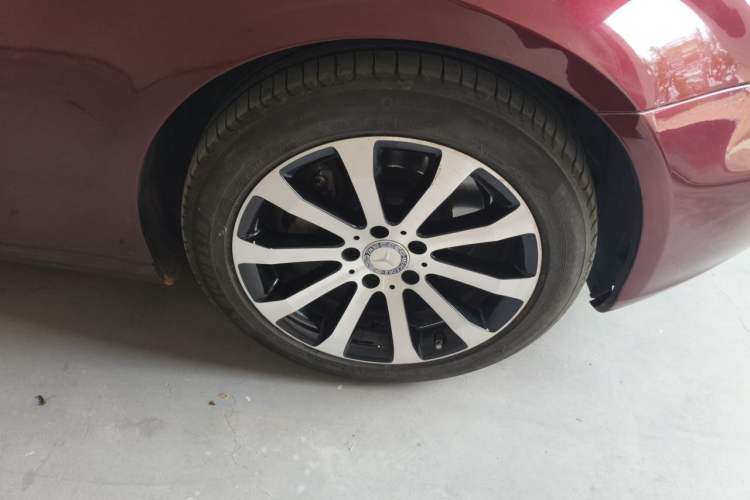 Used Mercedes-Benz CLS 2009 CLS 300 Right Front Wheel Hub