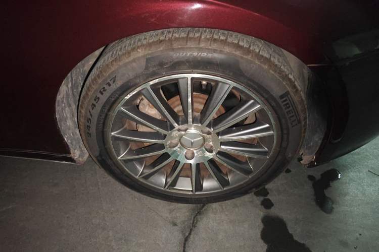 Used Mercedes-Benz CLS 2009 CLS 300 Right Front Wheel Hub