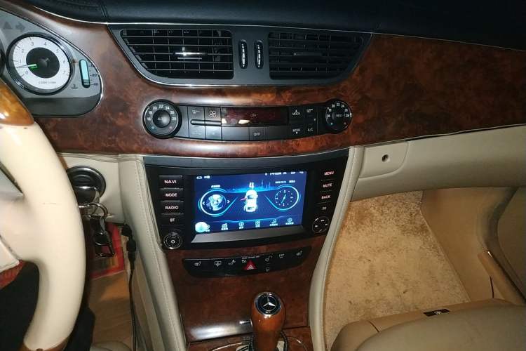 Used Mercedes-Benz CLS 2009 CLS 300 Audio And AC Panel